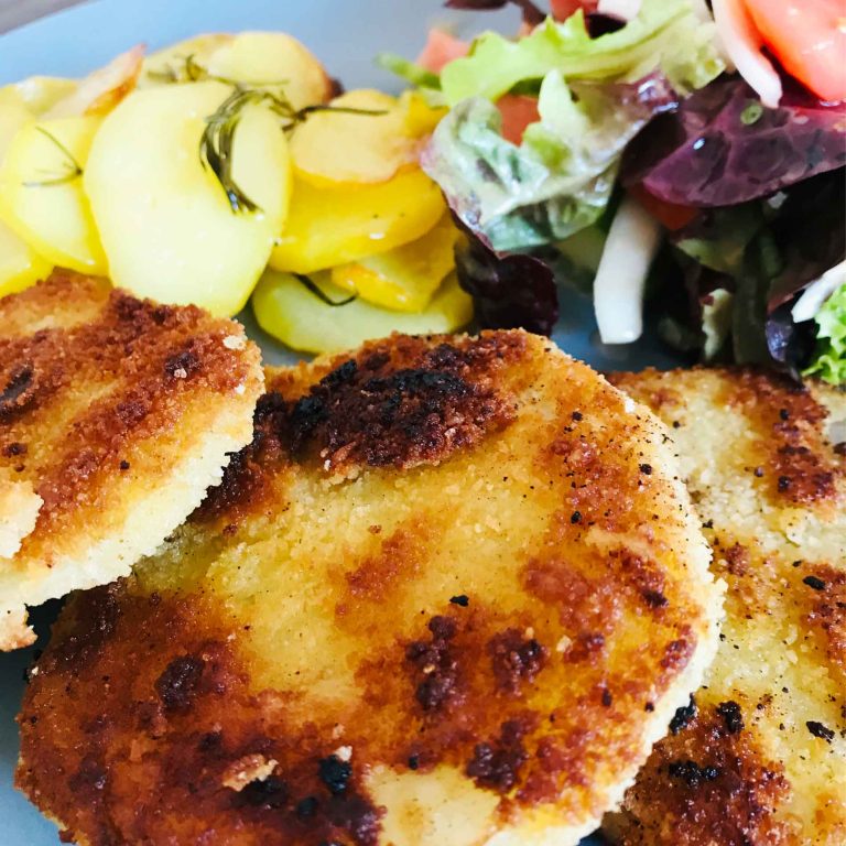 Kolhrabi-Schnitzel-Kohlrabi-zubereiten-vegetatische-Schnitzel-Kohlrabi-Schnitzel-Rezept-gesund-und-lecker-Food-ElisaZunder-01-small.jpg