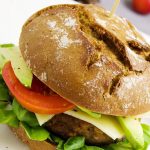 Rezept_Veggie_Burger_Schnell_und_Einfach_Essen_und_Trinken_Kochen_Food_02-small.jpg